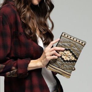 The Daphne Beaded Wristlet